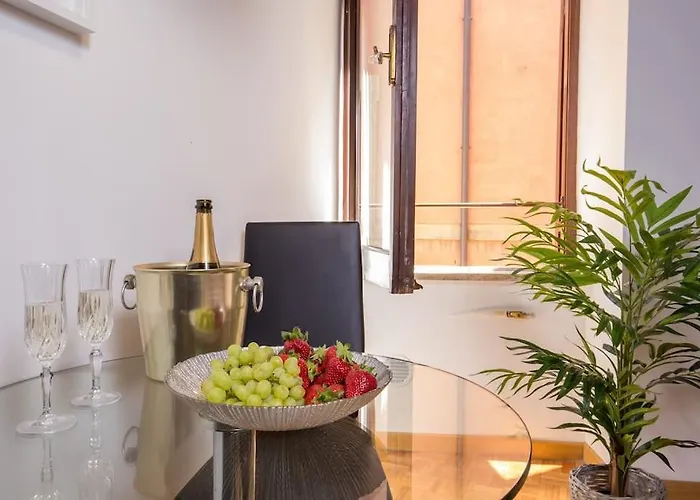 Girolamo's Jacuzzi Place Apartamento *