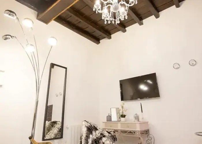 Girolamo's Jacuzzi Place Apartamento *