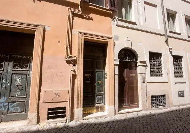Girolamo's Jacuzzi Place *